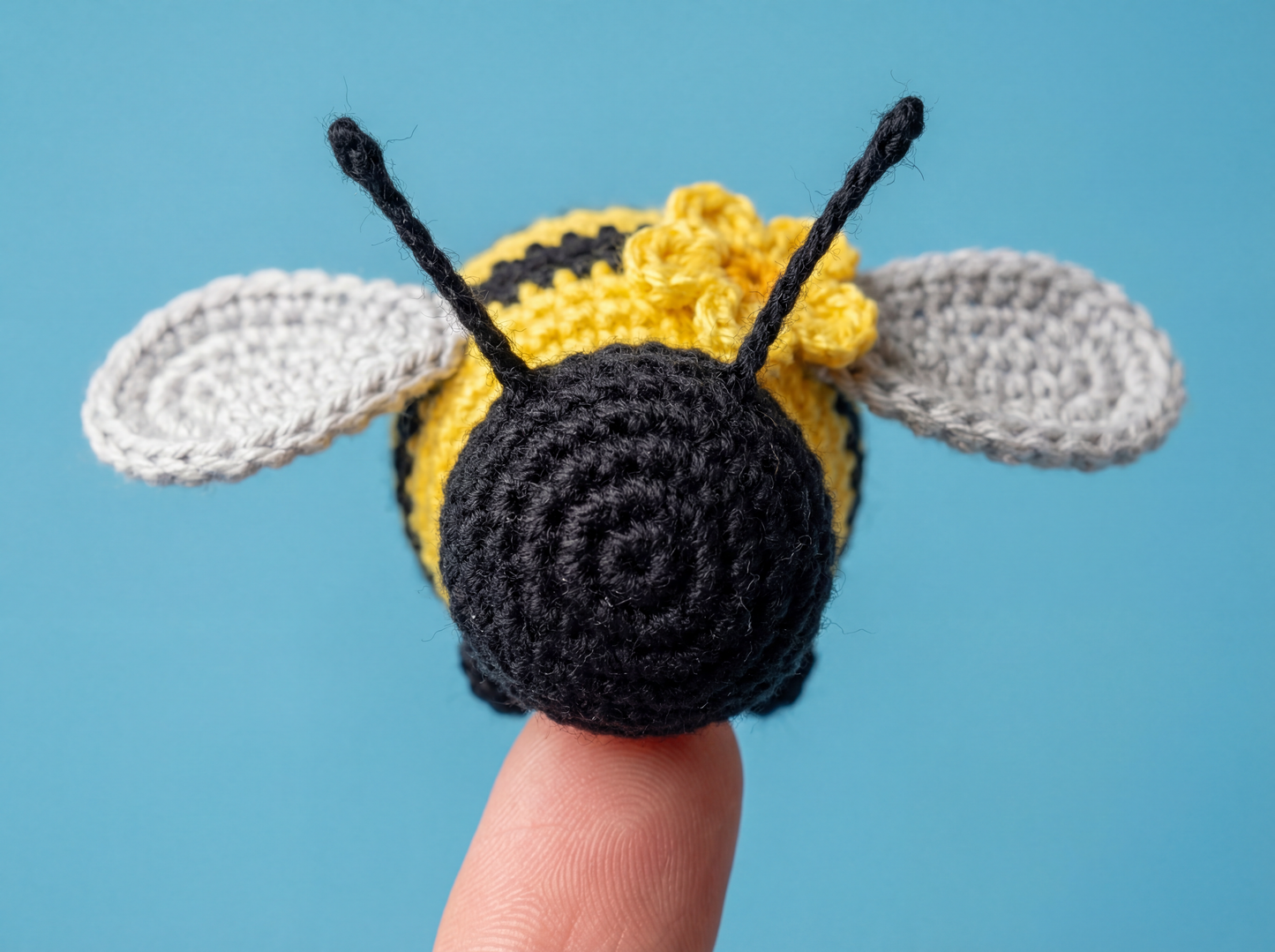 The Blossom Bumblebee - Crochet Pattern (Digital PDF)