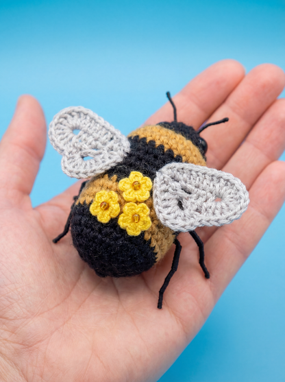 The Blossom Bumblebee - Crochet Pattern (Digital PDF)